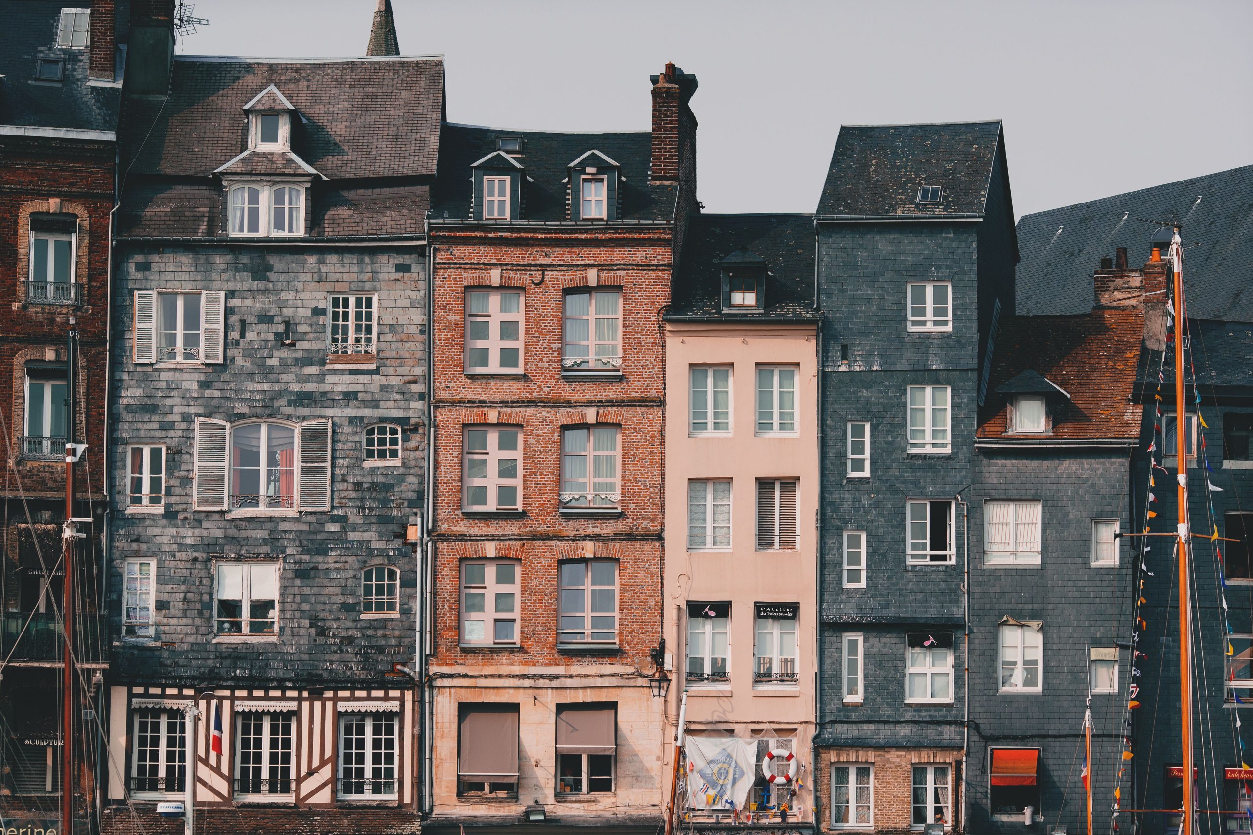 Bâtiment typique façade colorée district historique